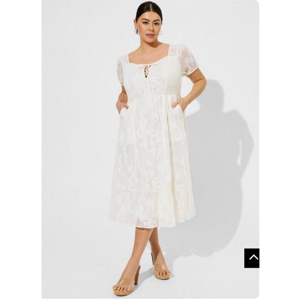 Elegant White Lace Dress